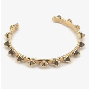 Stella & dot pyramid stud cuff bracelet in gold adjustable size brand new